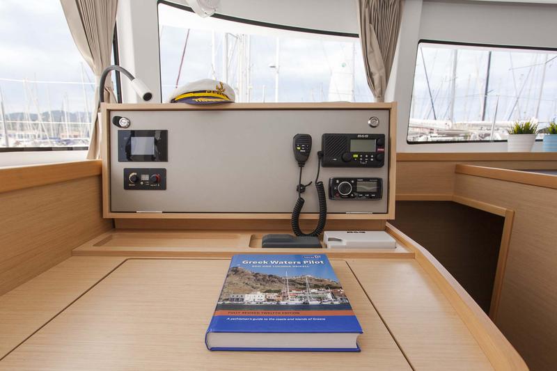 Book yachts online - catamaran - Lagoon 42 - Nirvana - rent