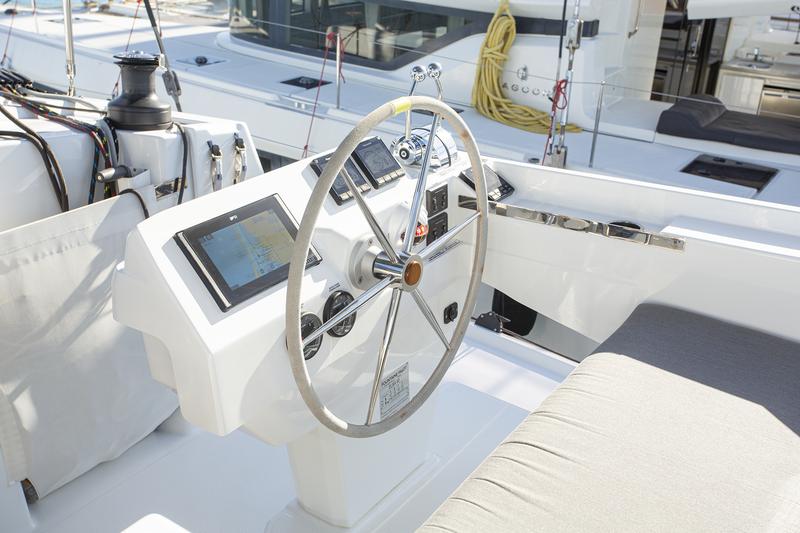 Book yachts online - catamaran - Elba 45 - Ambrosia - rent