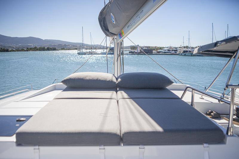 Book yachts online - catamaran - Elba 45 - Ambrosia - rent