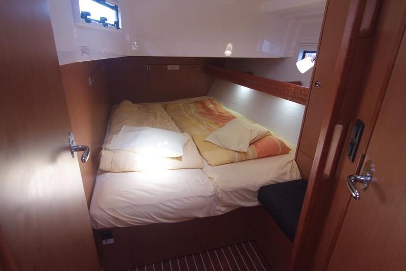 Book yachts online - sailboat - Bavaria Cruiser 45 - VIHOR - rent