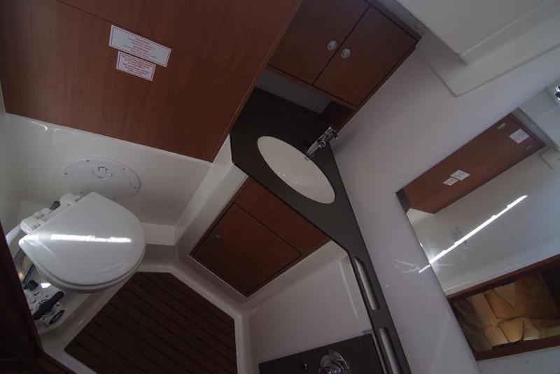 Book yachts online - sailboat - Bavaria Cruiser 45 - VIHOR - rent