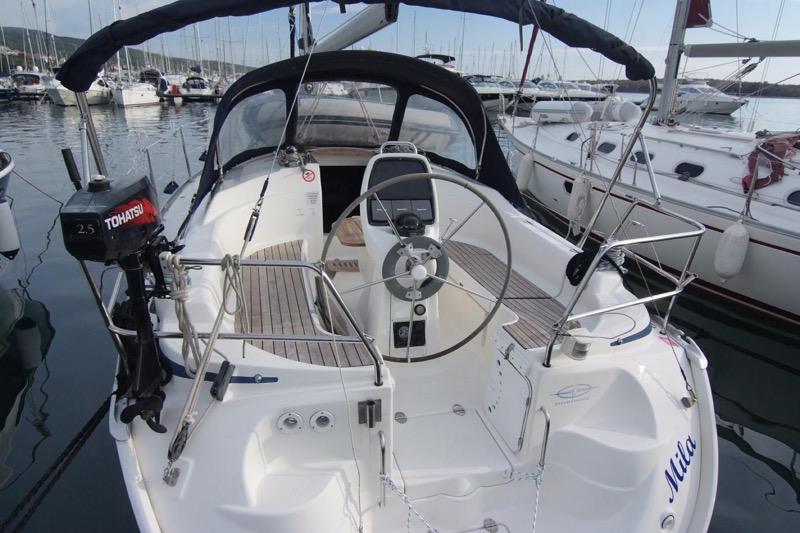 Book yachts online - sailboat - Bavaria 30 Cruiser - MILA  - rent