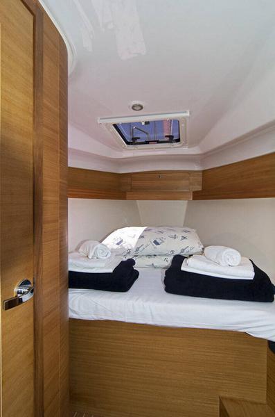 Book yachts online - sailboat - Elan 40.1 - TAMIKAYA - rent