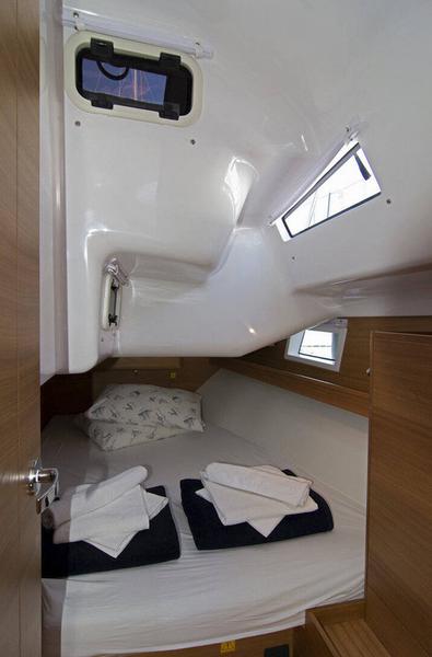 Book yachts online - sailboat - Elan 40.1 - TAMIKAYA - rent