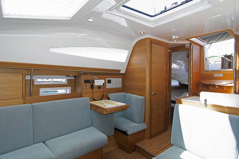Book yachts online - sailboat - Elan 40.1 - TAMIKAYA - rent