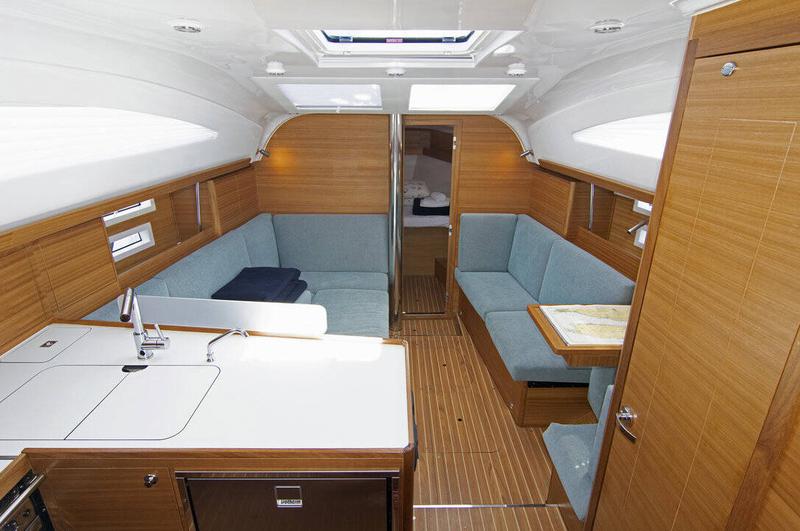 Book yachts online - sailboat - Elan 40.1 - TAMIKAYA - rent
