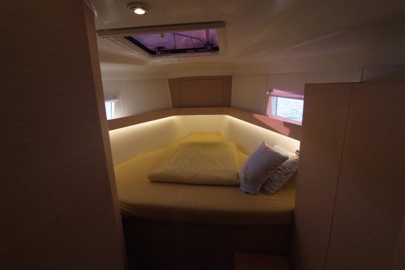 Book yachts online - sailboat - Elan 45 Impression - HEIDI - rent