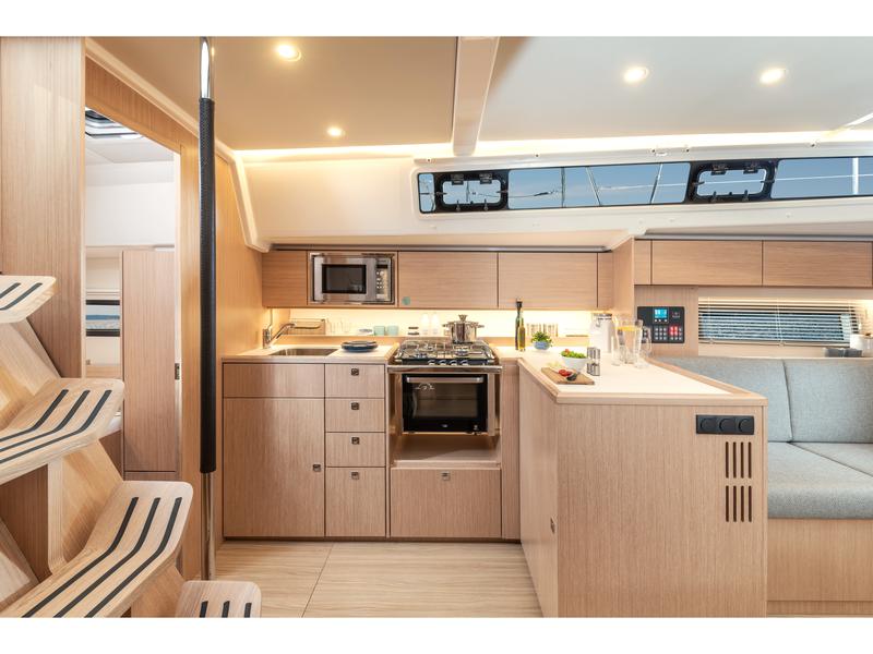 Book yachts online - sailboat - Bavaria C42 - PALMA - rent