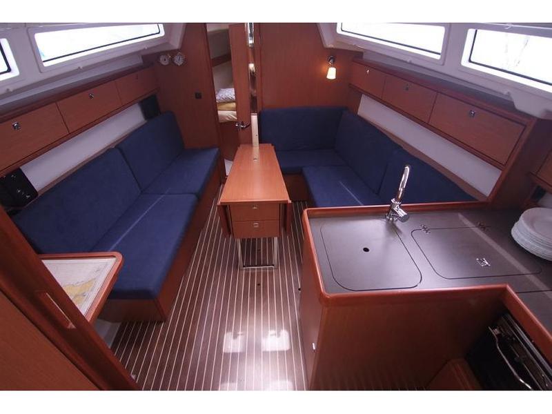 Book yachts online - sailboat - Bavaria Cruiser 33 - BURIN  - rent