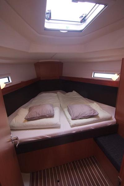 Book yachts online - sailboat - Bavaria Cruiser 37 - BURA  - rent