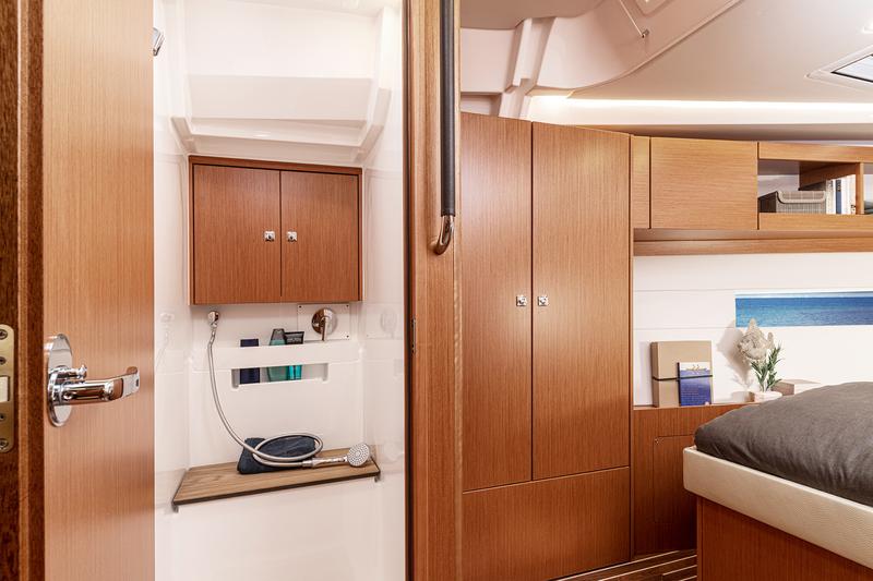 Book yachts online - sailboat - Bavaria C45 Style - SUNNY - rent