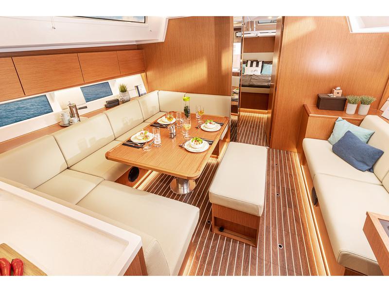 Book yachts online - sailboat - Bavaria C45 Style - SUNNY - rent