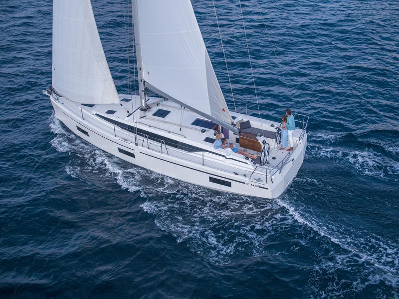 Book yachts online - sailboat - Bavaria C42 - GALA - rent