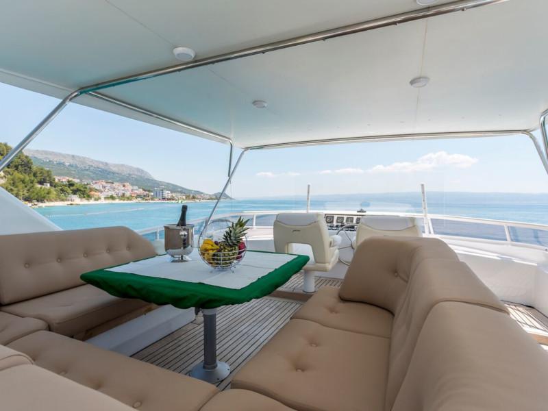 Book yachts online - motorboat - Moonen 65 - Petar - rent