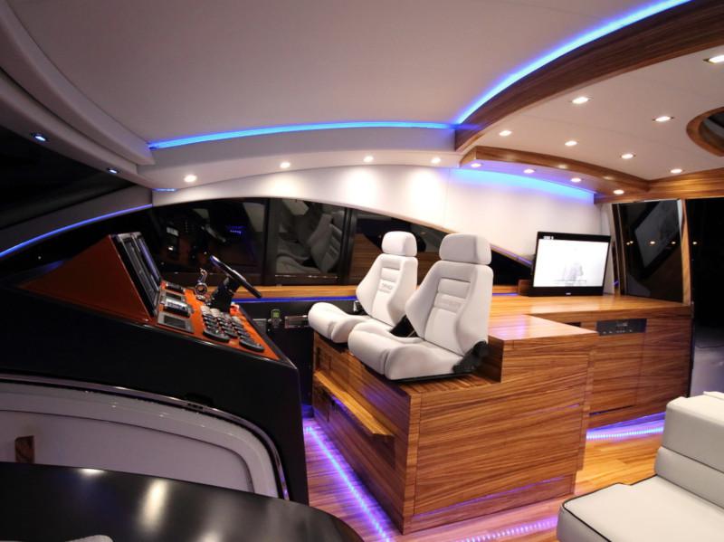 Book yachts online - motorboat - Fairline Targa 62 - Duje I - rent