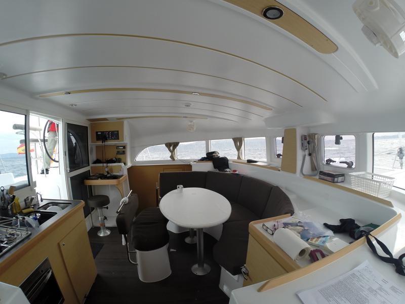 Book yachts online - catamaran - Lagoon 380 - GOA 3 - rent