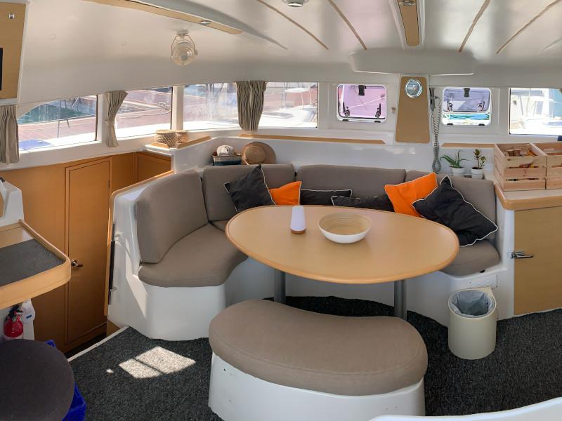 Book yachts online - catamaran - Lagoon 380 - GOA 3 - rent