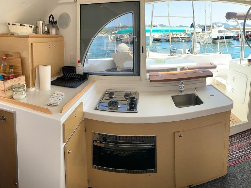 Book yachts online - catamaran - Lagoon 380 - GOA 3 - rent