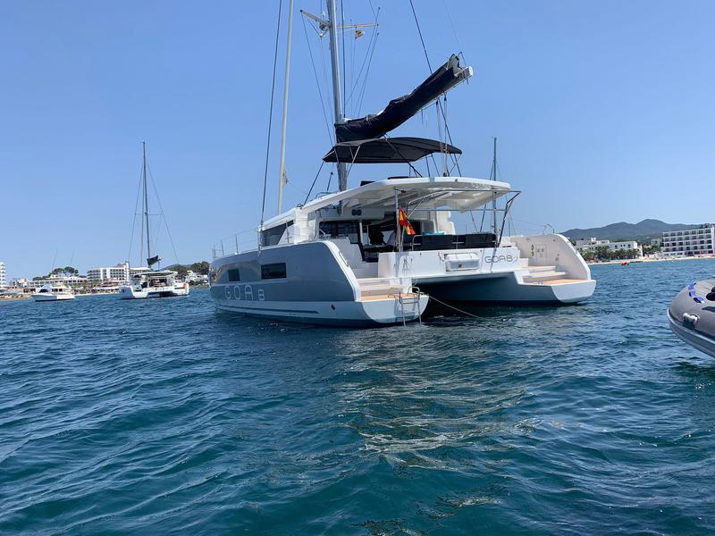 Book yachts online - catamaran - Lagoon 46 - GOA 8 - rent