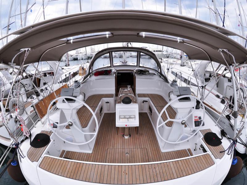 Book yachts online - sailboat - Bavaria  C42 - Melia - rent