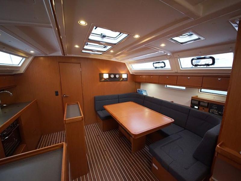Book yachts online - sailboat - Bavaria  C42 - Melia - rent