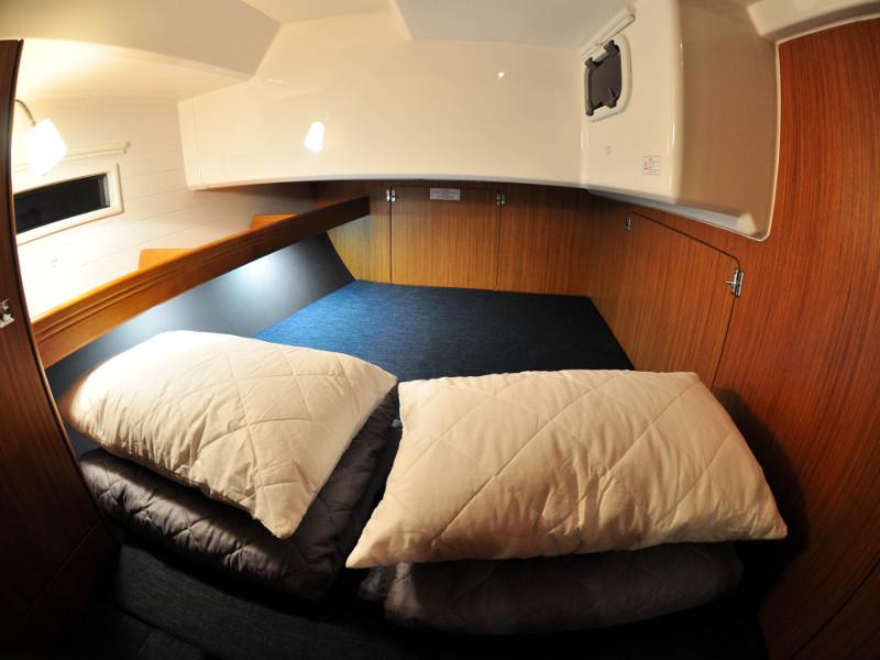 Book yachts online - sailboat - Bavaria  C42 - Melia - rent