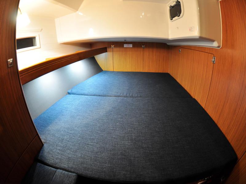 Book yachts online - sailboat - Bavaria  C42 - Melia - rent
