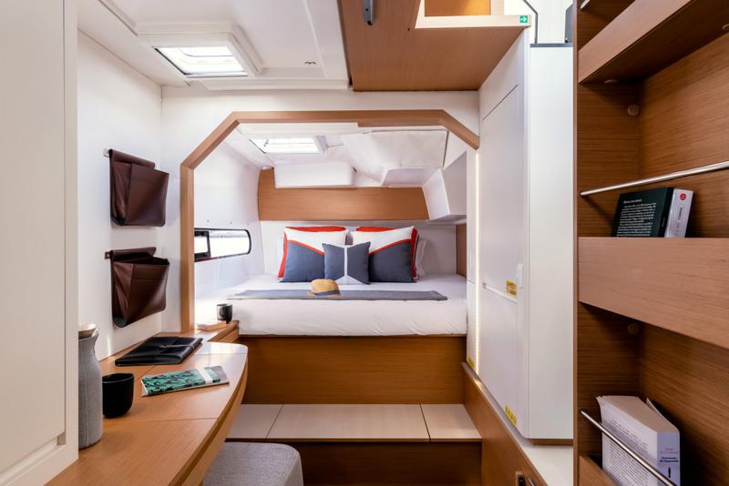 Book yachts online - catamaran - Excess 11 - Minoas - rent
