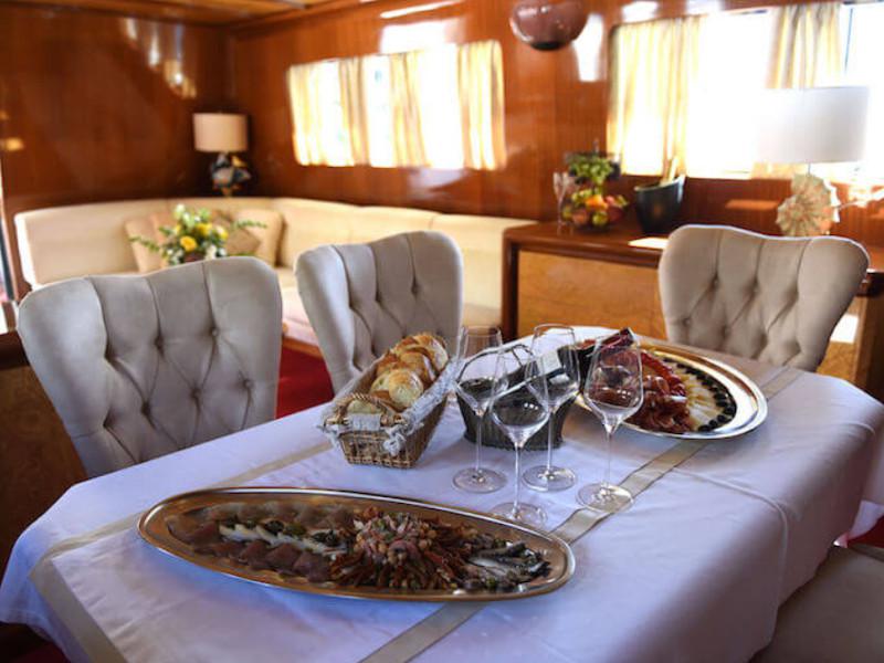 Book yachts online - motorboat - M/Y Blanka - M/Y Blanka - rent
