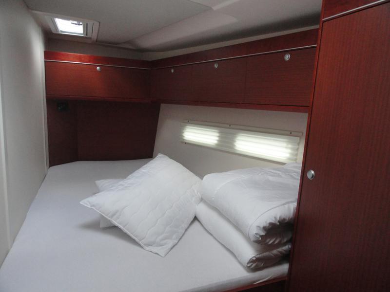Book yachts online - sailboat - Hanse 575 - ARIA - rent