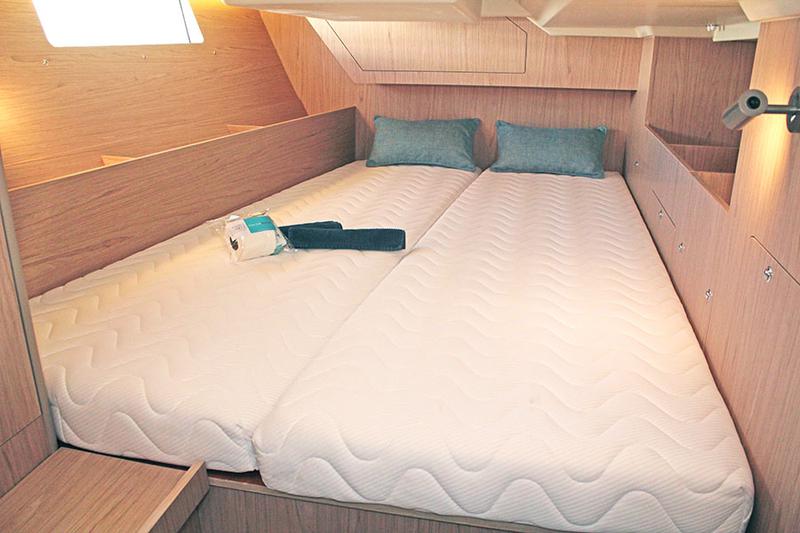 Book yachts online - sailboat - Oceanis 41.1 (2 Heads) - IBIZA - rent