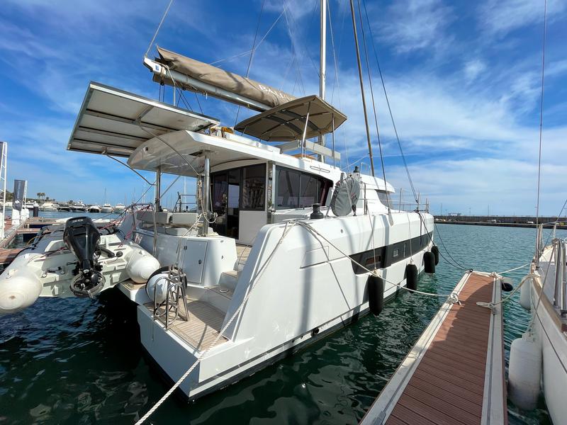 Book yachts online - catamaran - Bali 4.6 5 cabins - WILD BUNCH - rent