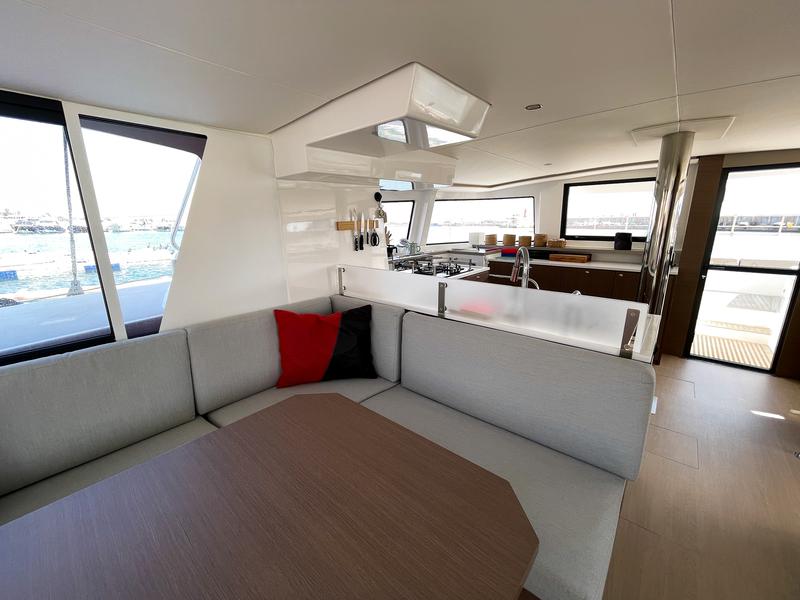 Book yachts online - catamaran - Bali 4.6 5 cabins - WILD BUNCH - rent