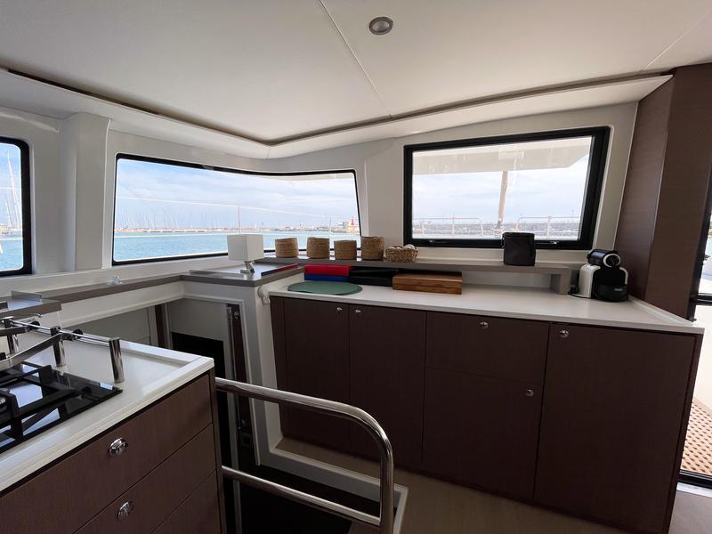 Book yachts online - catamaran - Bali 4.6 5 cabins - WILD BUNCH - rent