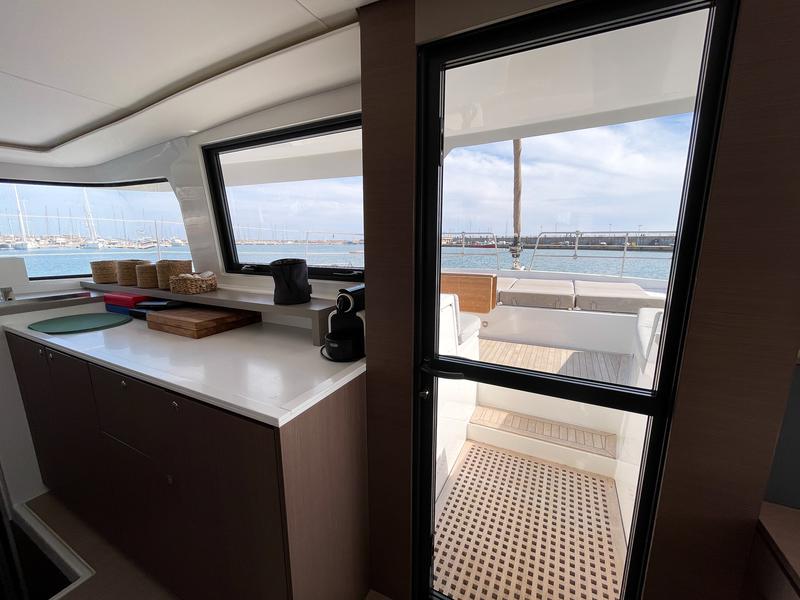 Book yachts online - catamaran - Bali 4.6 5 cabins - WILD BUNCH - rent