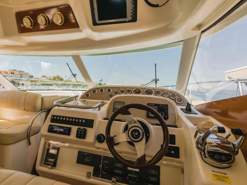 Book yachts online - motorboat - Jeanneau Prestige 46 Fly - UNPLUGGED - rent