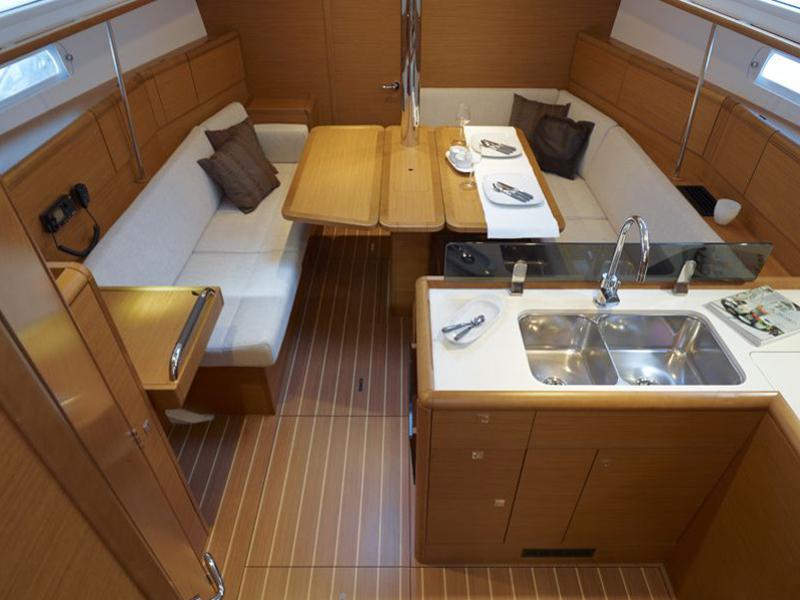 Book yachts online - sailboat - Sun Odyssey 389 - Dakiri - rent