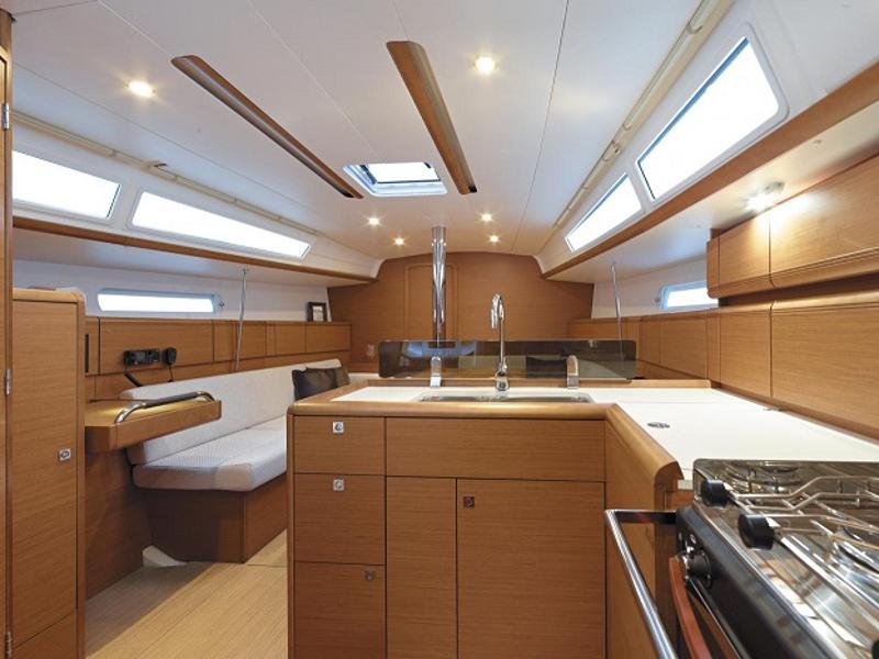 Book yachts online - sailboat - Sunsail 38 - Sunsail 38 (2019) - rent