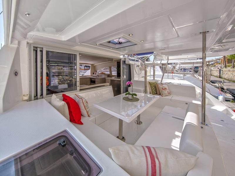 Book yachts online - catamaran - Sunsail 404 - Sunsail 404 (2017) - rent