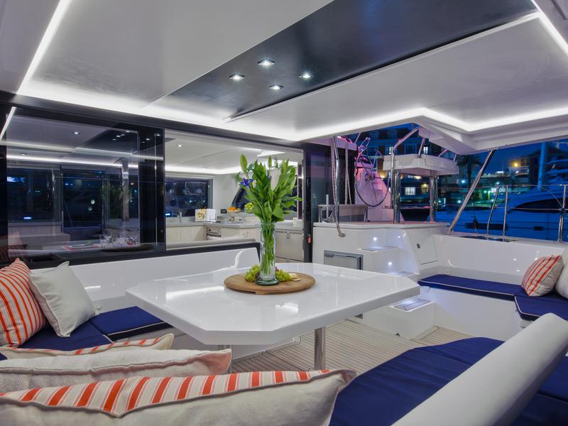 Book yachts online - catamaran - Sunsail 454 - Sunsail 454 (2018) - rent