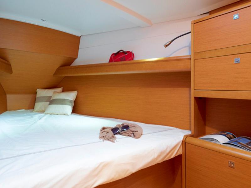 Book yachts online - sailboat - Sunsail 38/2 - Sunsail 38/2 (2017) - rent
