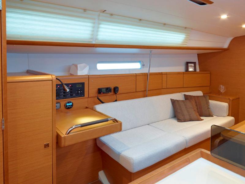 Book yachts online - sailboat - Sunsail 38/2 - Sunsail 38/2 (2017) - rent