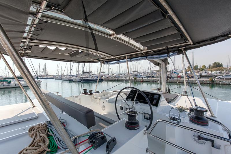 Book yachts online - catamaran - Lagoon 450  Flybridge - Relax - rent