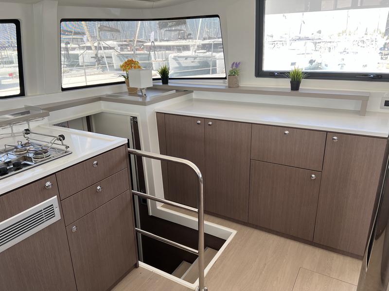 Book yachts online - catamaran - Bali 4.6 (5+1 cab) - Freedom - rent