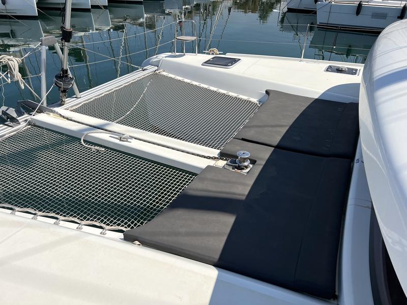 Book yachts online - catamaran - Lagoon 42 - Sea Hawk - rent