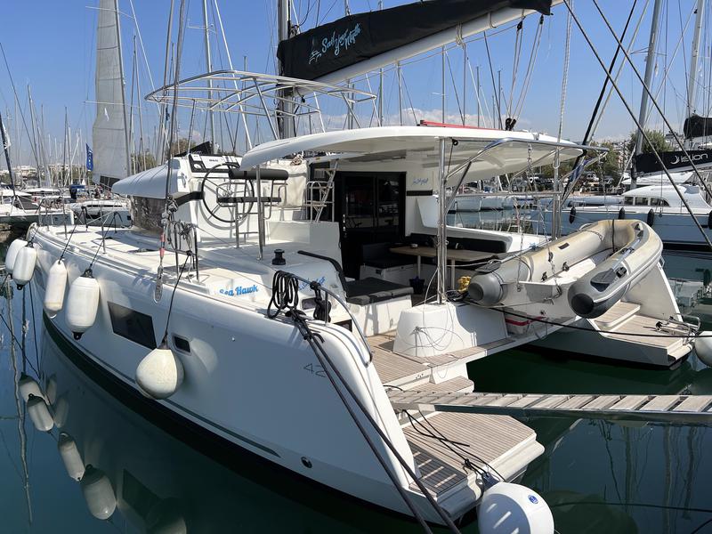 Book yachts online - catamaran - Lagoon 42 - Sea Hawk - rent