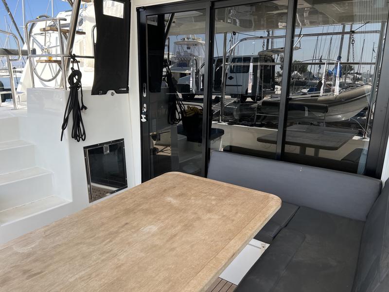 Book yachts online - catamaran - Lagoon 42 - Sea Hawk - rent