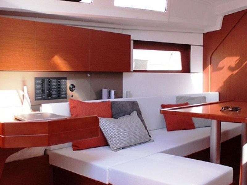 Book yachts online - sailboat - Moorings 352 - Moorings 352 (2019) - rent