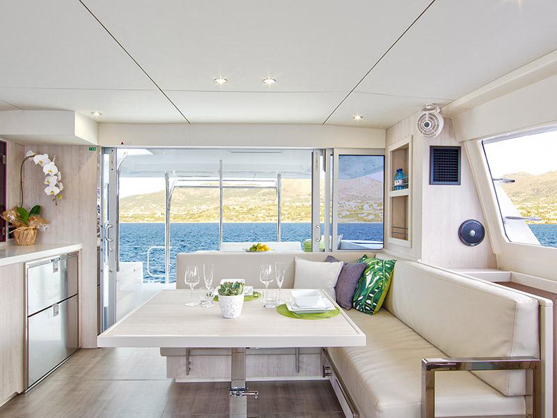 Book yachts online - catamaran - Moorings 4000/3 - Moorings 4000/3 (2019) - rent