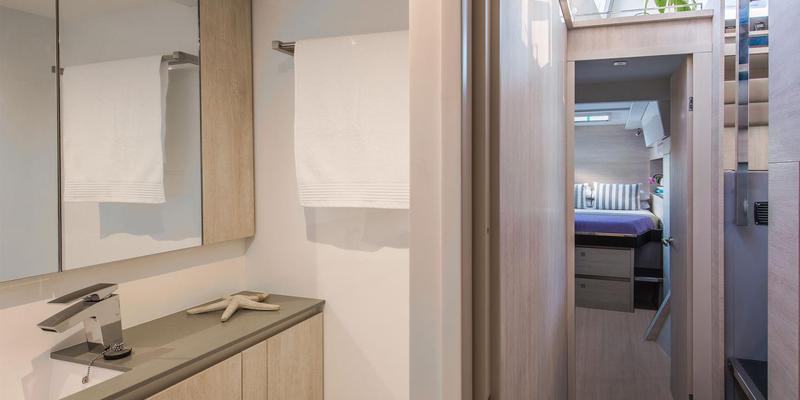 Book yachts online - catamaran - Moorings 5000-5 - Moorings 5000-5 (2020) - rent